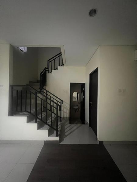 Rumah Disewakan Semi Furnished di Cluster Patio Lippo Cikarang